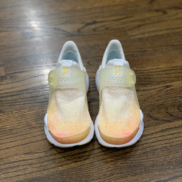 Good Condition Nike Women’s Sock Dart Shoes White/Orange Glow/Yellow Size 5 - Picture 2 of 15